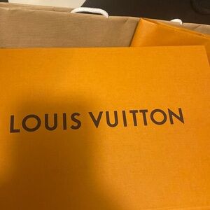 Louis Vuitton boxes a total, four various sizes make an offer for just the boxes